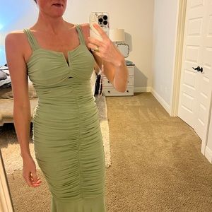 Size M green long mermaid dress